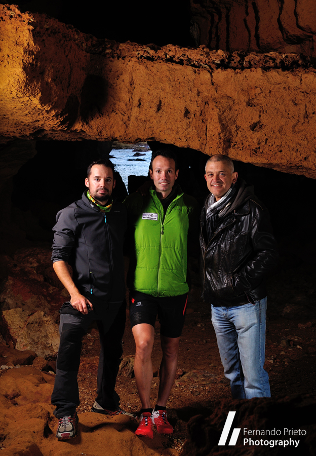Sesión fotográfica en la Cova Tallada de Xàbia